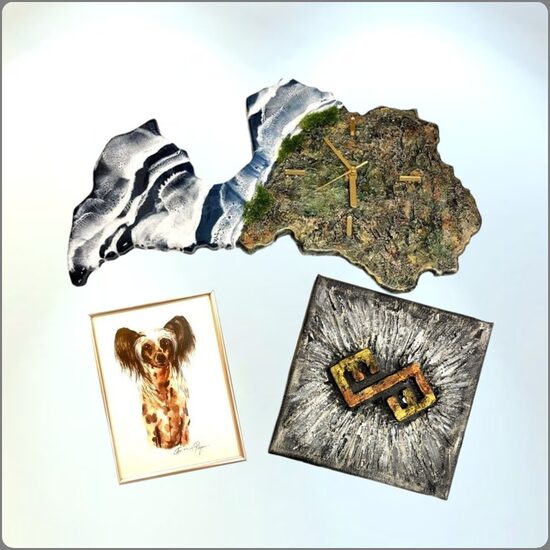 pulksteņi un sienas dekori