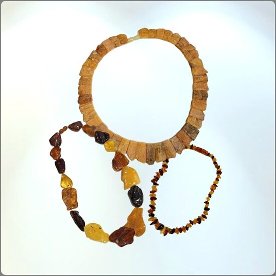 янтарные бусы