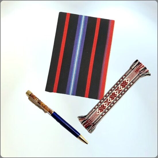 grāmatas, kanceleja un aksesuāri