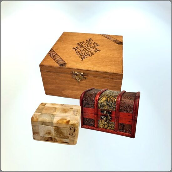 деревянные коробки и декоративные ящики