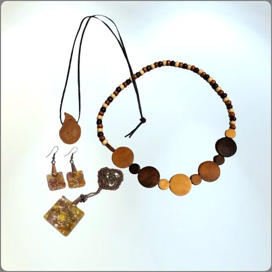 oжерелья и комплекты