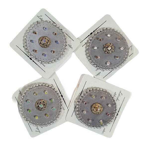 pins with reflective effect