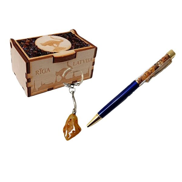 различные изделия с янтарем