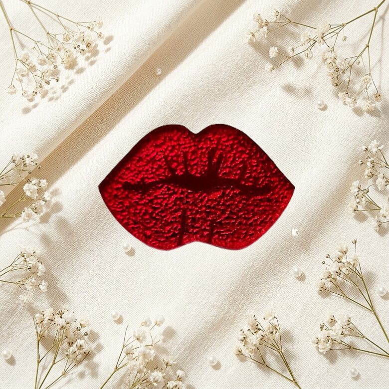 Handmade acrylic brooch – "Lips"