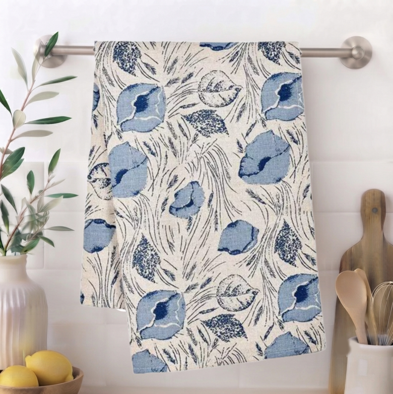 Kitchen towel with poppy print
