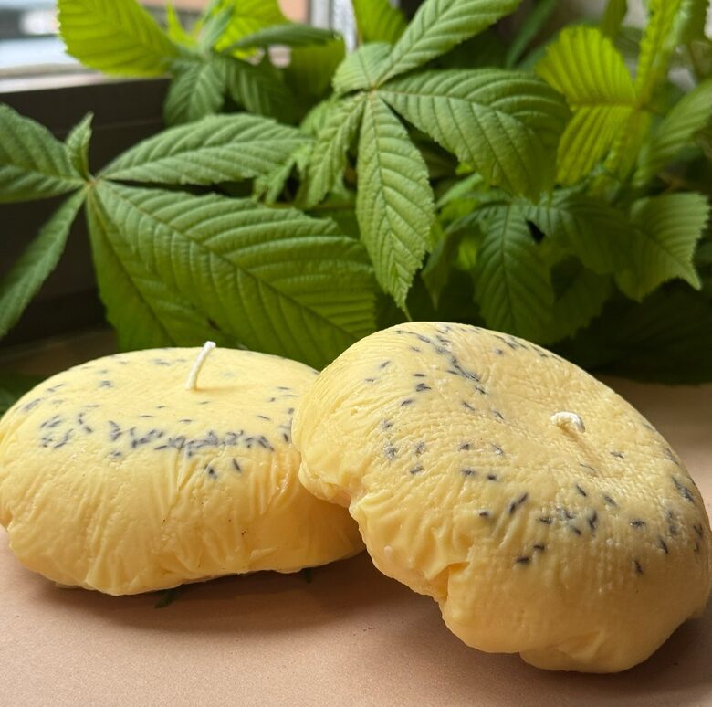Soy wax candle Cheese roll (large)