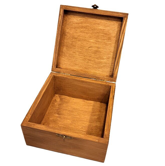 Wooden box with engraving 421205