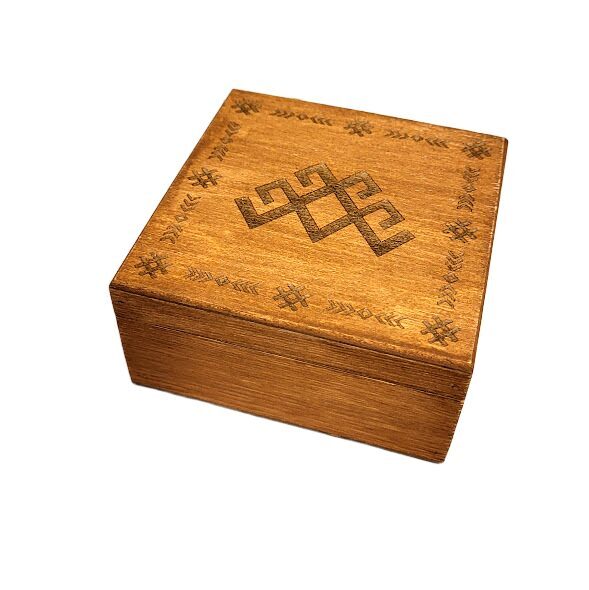 Wooden box with engraving 420210