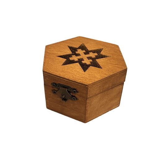 Деревянная шкатулка с гравировкой 420213