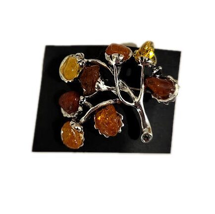 Brooch with amber 1208503