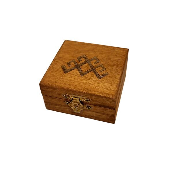Деревянная шкатулка с гравировкой 420302