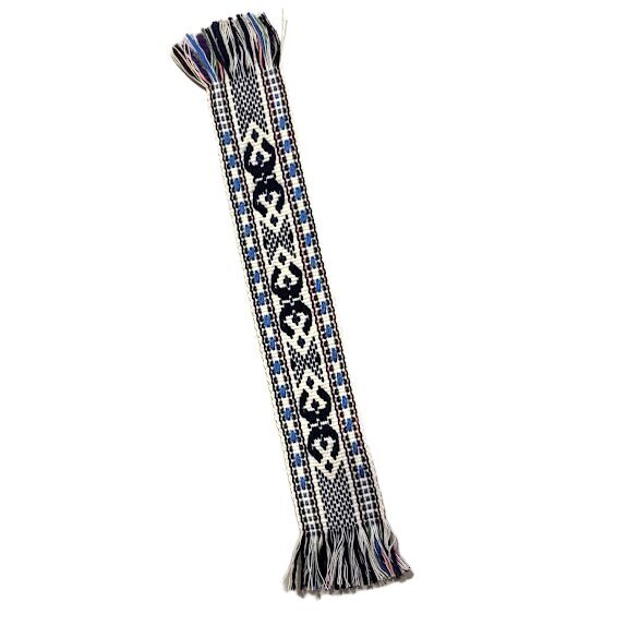 Austa grāmatzīme ar latvju rakstiem 1831907