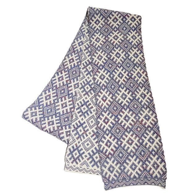 Šalle ar aizsargzīmēm 020811