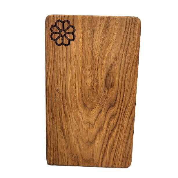 Дубовая разделочная доска с латышским узором 712502