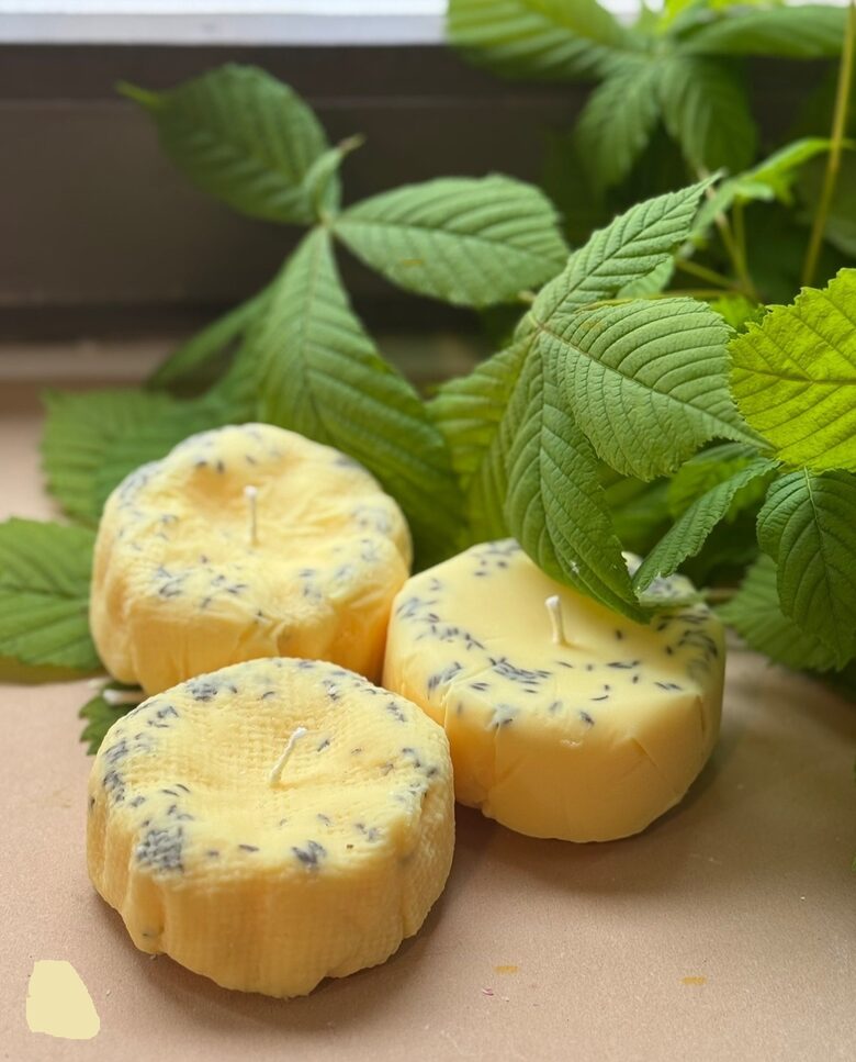 Soy wax candle Cheese roll (small)