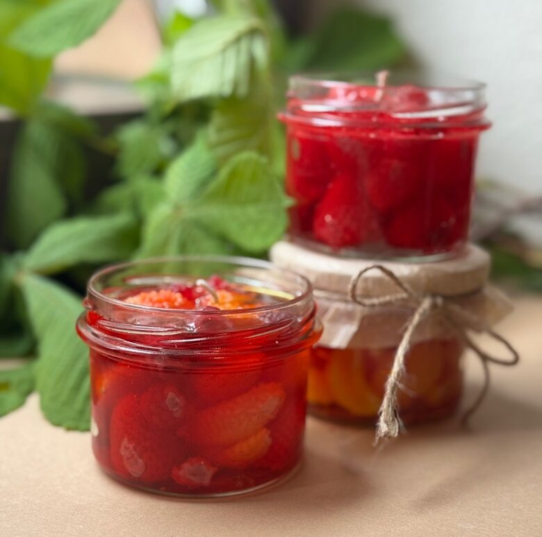 Paraffin candle Fruit jar