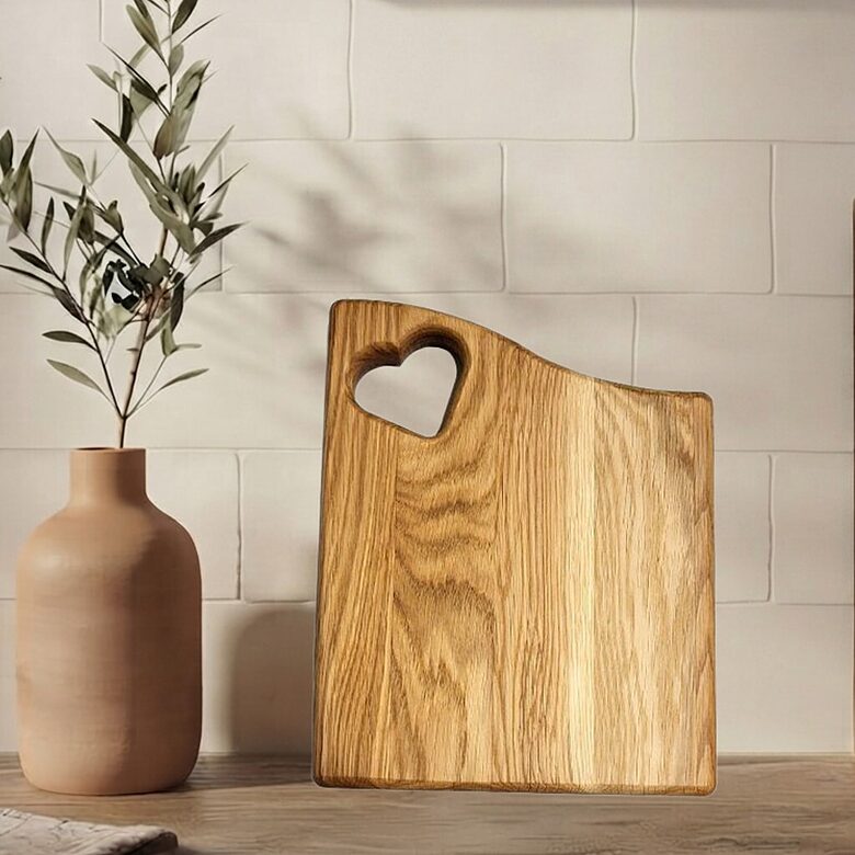 Oak Cutting Board with Heart Detail 23.5 x 18.5 cm