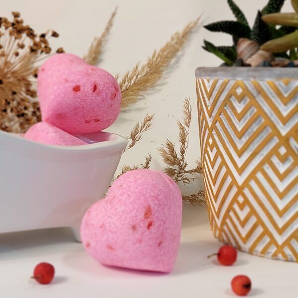 Heart-shaped bath bomb "Cranberry"