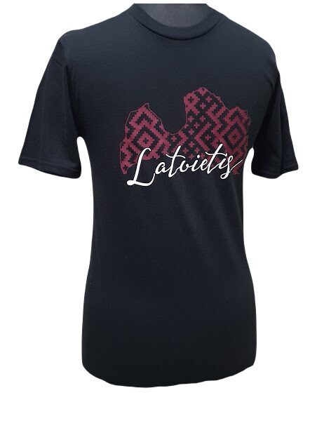 t-krekls "Latvietis Latvijā" (melns)