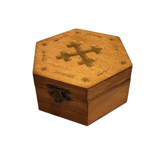 Wooden box with engraving 420602