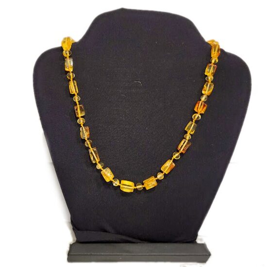 Dzintara krelles 12010101