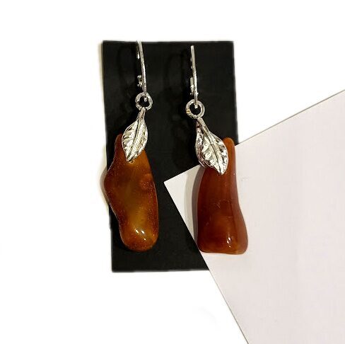 Earrings with amber 675209