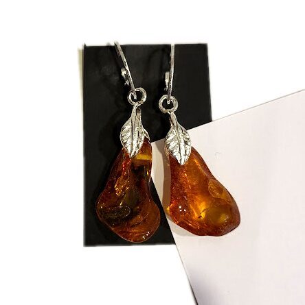 Earrings with amber 675210