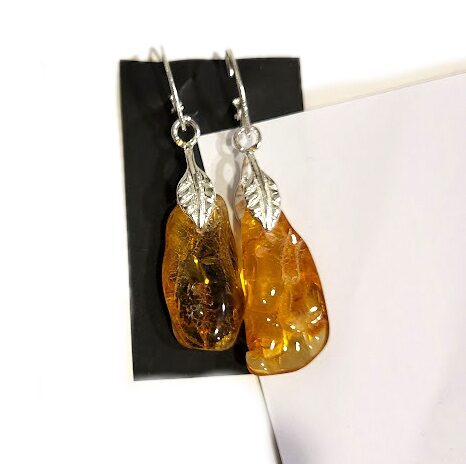 Earrings with amber 675212