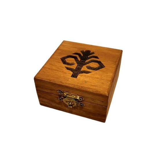 Wooden box with engraving 420301