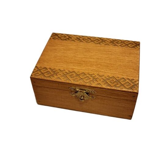 Wooden box with engraving 420402