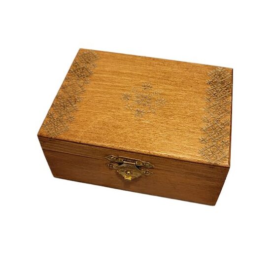 Wooden box with engraving 420403