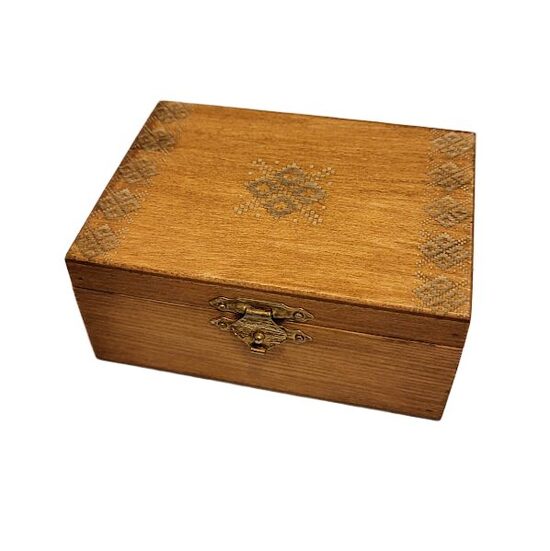 Wooden box with engraving 420404