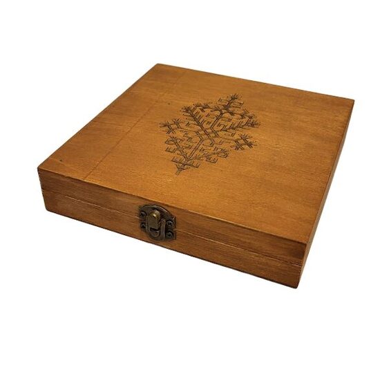 Wooden box with engraving 420608