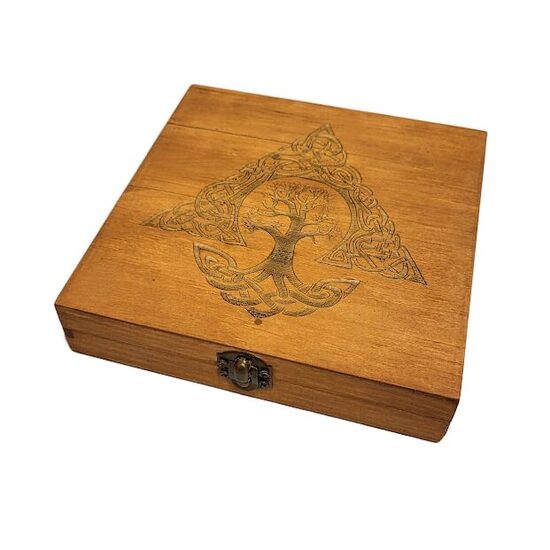 Wooden box with engraving 420609