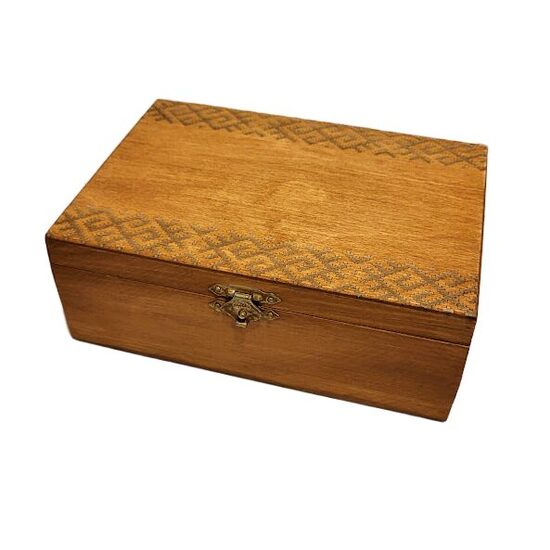 Wooden box with engraving 421002