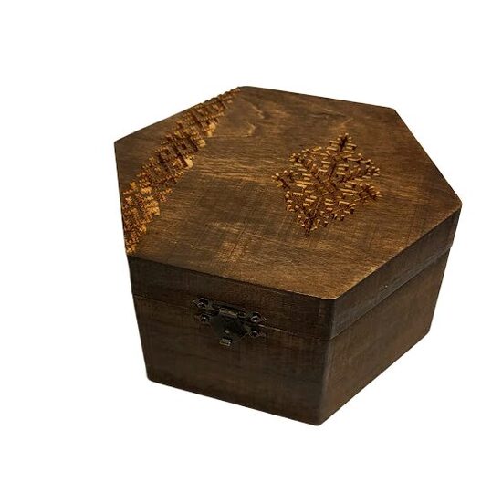 Exclusive wooden box "Power symbol" 421102 