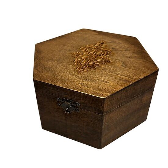 Exclusive wooden box "Power symbol" 421103 