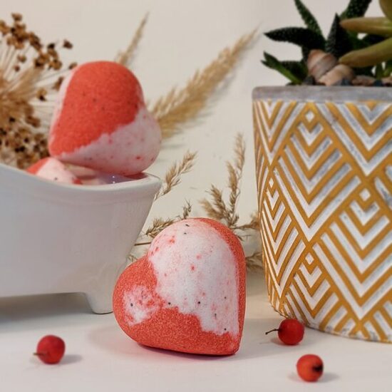 Heart-shaped bath bomb "Rave"