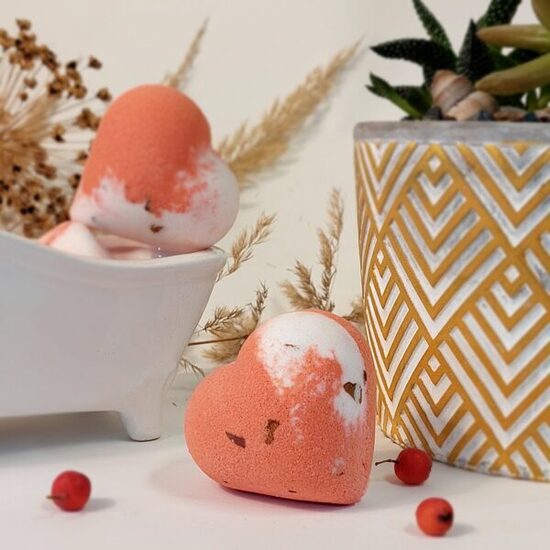 Heart-shaped bath bomb "Rose"