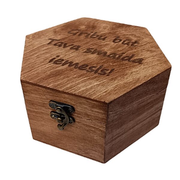 Wooden box with engraving -L