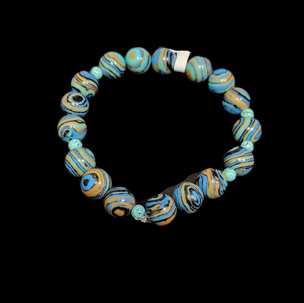 Dabīgā akmens aproce  no malahīta 010217