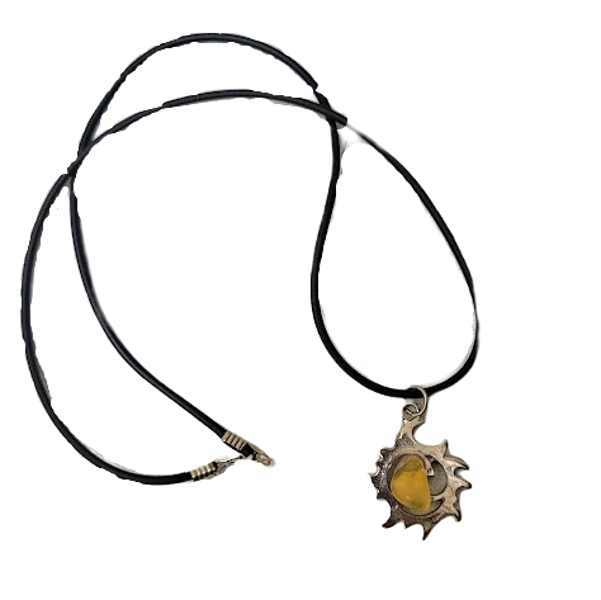 Pendant with amber Sun