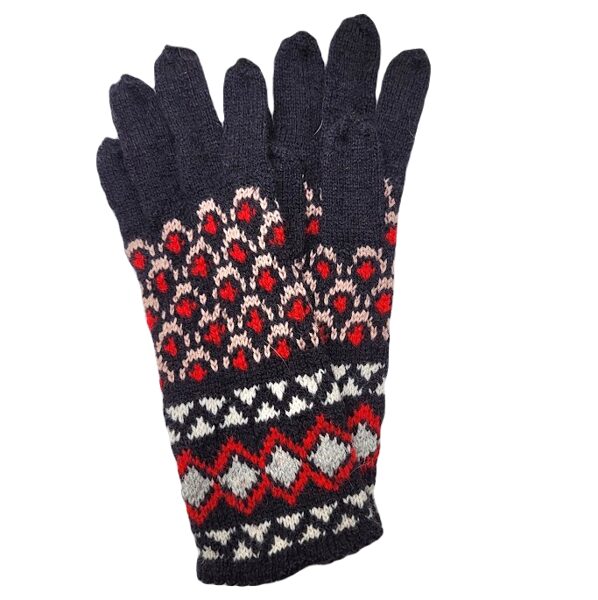 Adīti pirkstaiņi tautiskā rakstā 171022