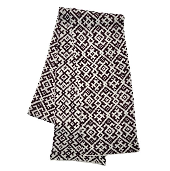 Scarf with protective marks 020703