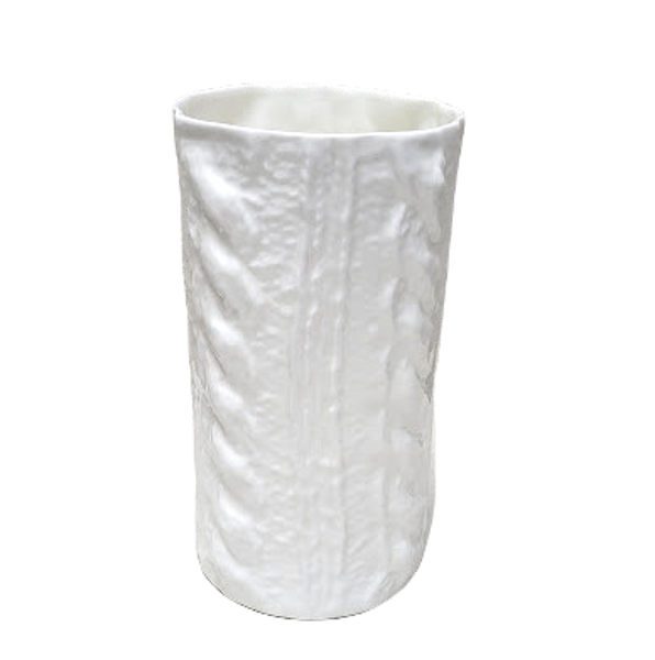 Porcelain knitted vase