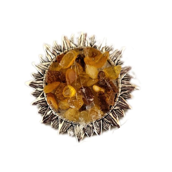 Brooch with amber 015406