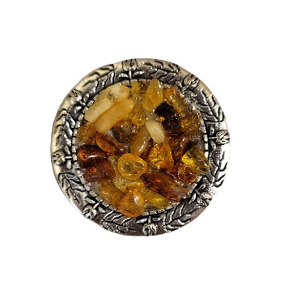 Brooch with amber 015408