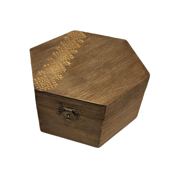 Wooden box with engraving 421102