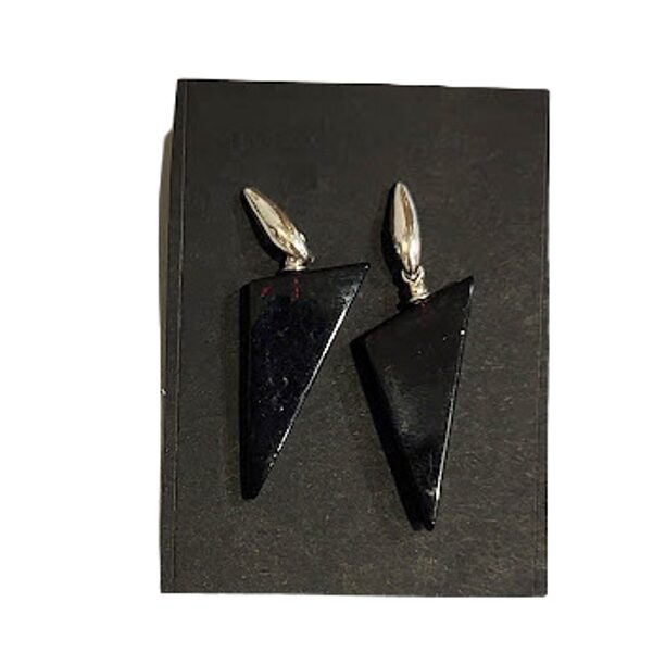 Earrings with amber (silver base) 1208403
