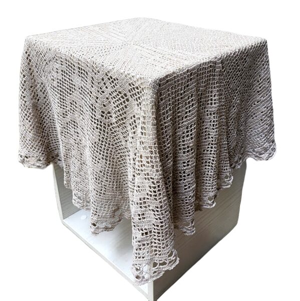 Скатерть крючком из льняных ниток 1440502
